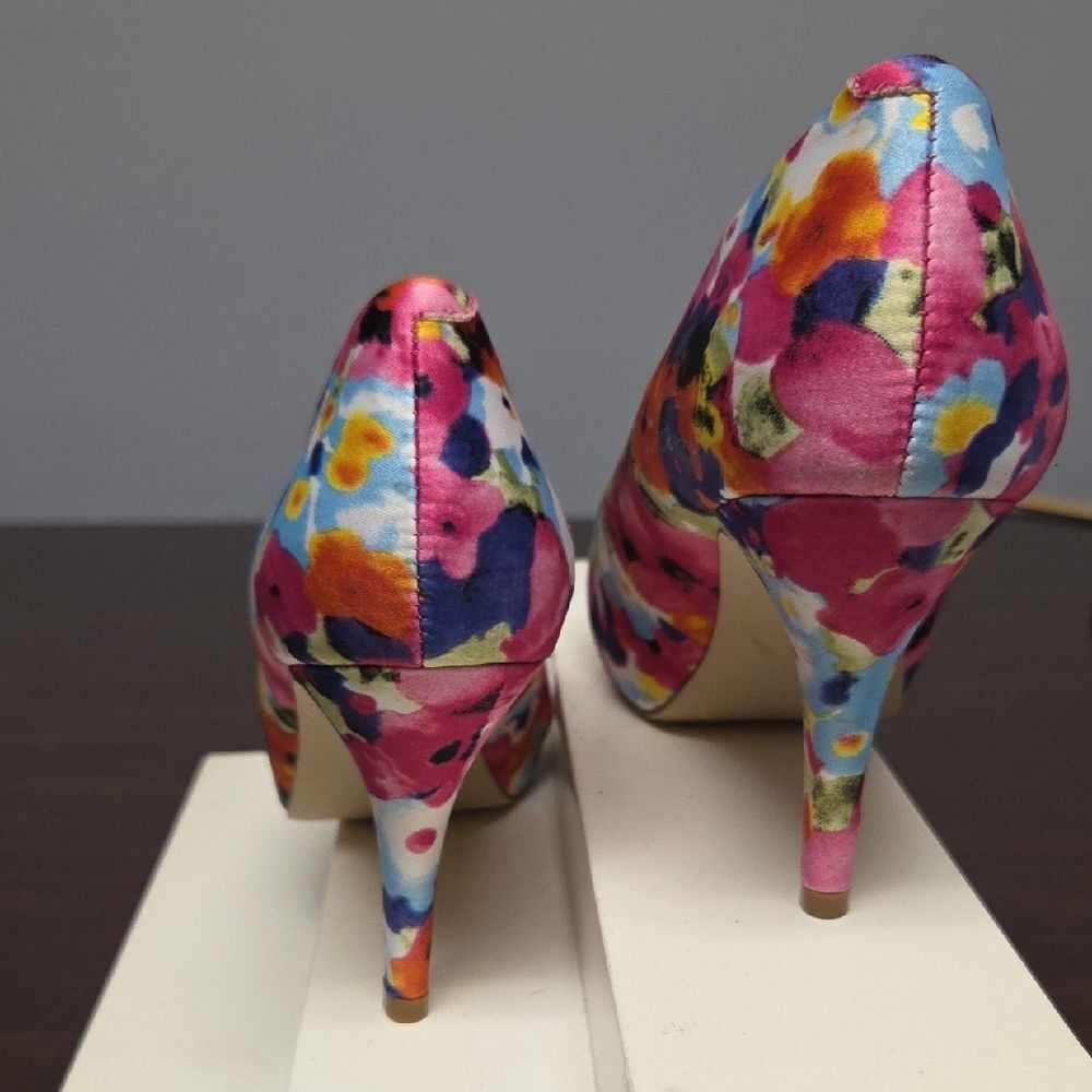 Madden Girl Pink and Yellow Heels with Artistic Flair - Picture 4 of 5